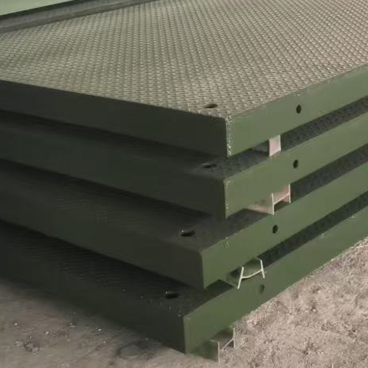 In de fabriek geprefabriceerd brugdek